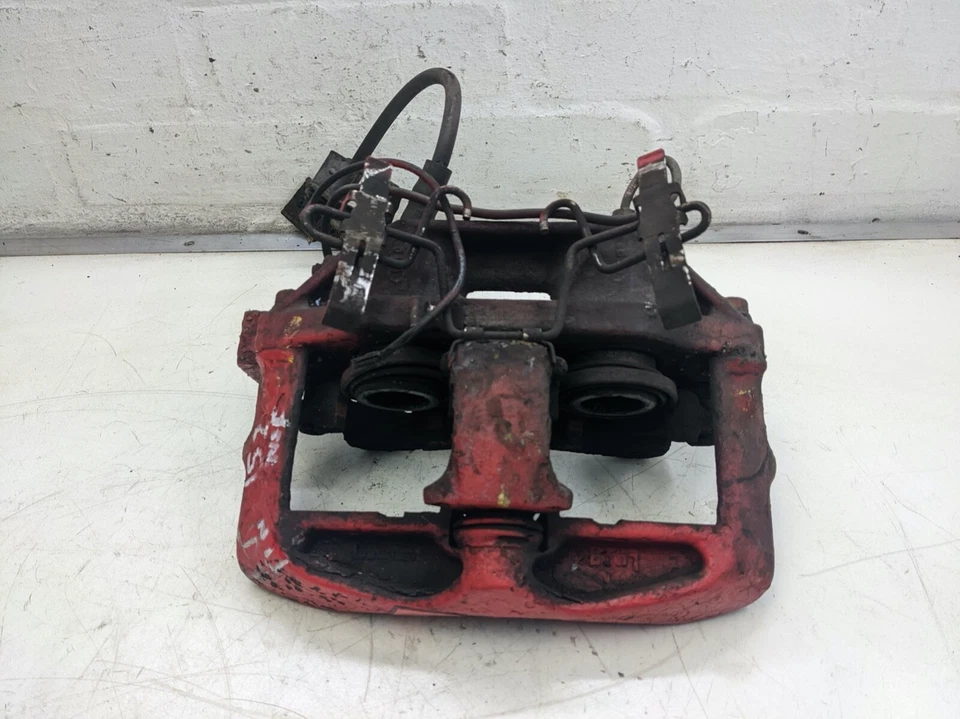 AUDI A6 S6 C5 2003 LEFT FRONT BRAKE CALIPER CARRIER - Image 3 of 4