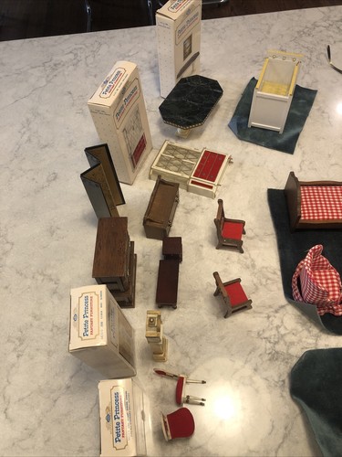 Lot of Vintage 1964 IDEAL Petite Princess Room Furniture ++ - Picture 11 of 24