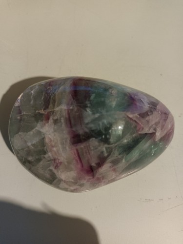 Großer Fluorit Handschmeichler Trommelstein Ø ca. 54 mm / 286 g Großer Fluorit Handschmeichler Trommelstein Ø ca. 54 mm / 286 g