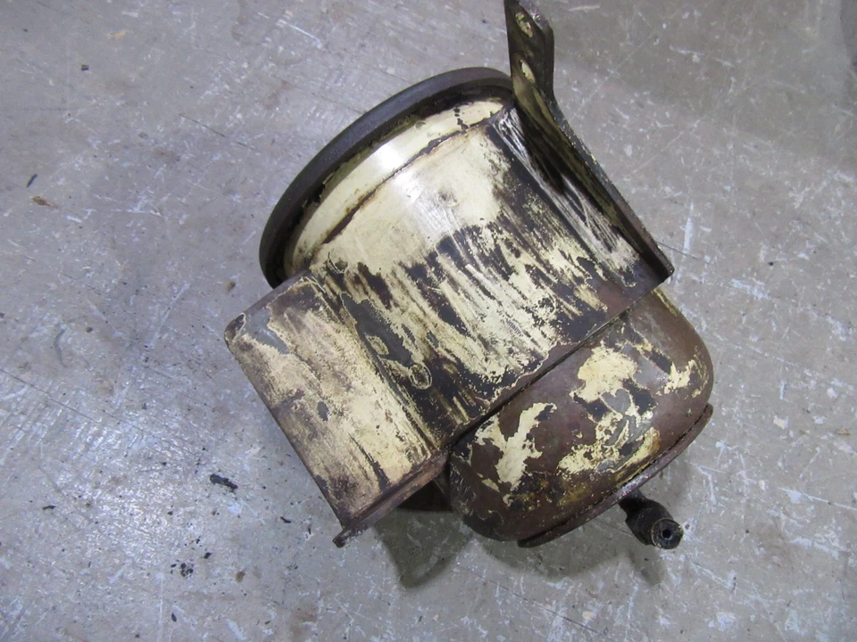 Chevrolet Stileline Fleetline 216 1949-1952 bote de filtro de aceite de motor Foto 3 de 4