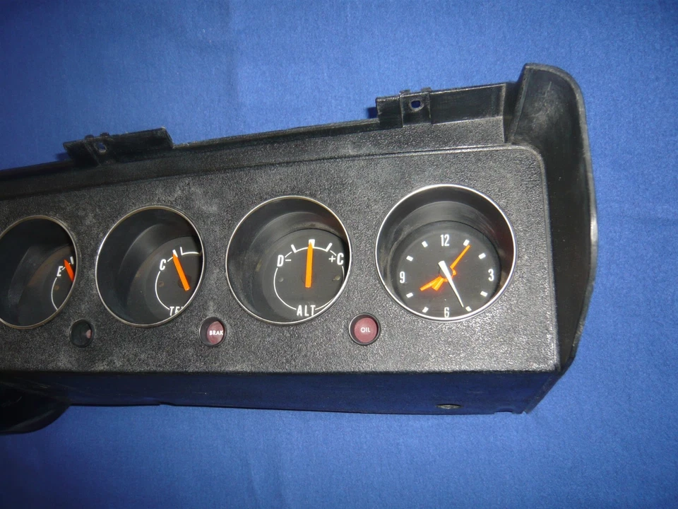 Cuadro de instrumentos y bisel Cuda Challenger 1971-1974 E-Body con reloj Mopar Foto 3 de 4