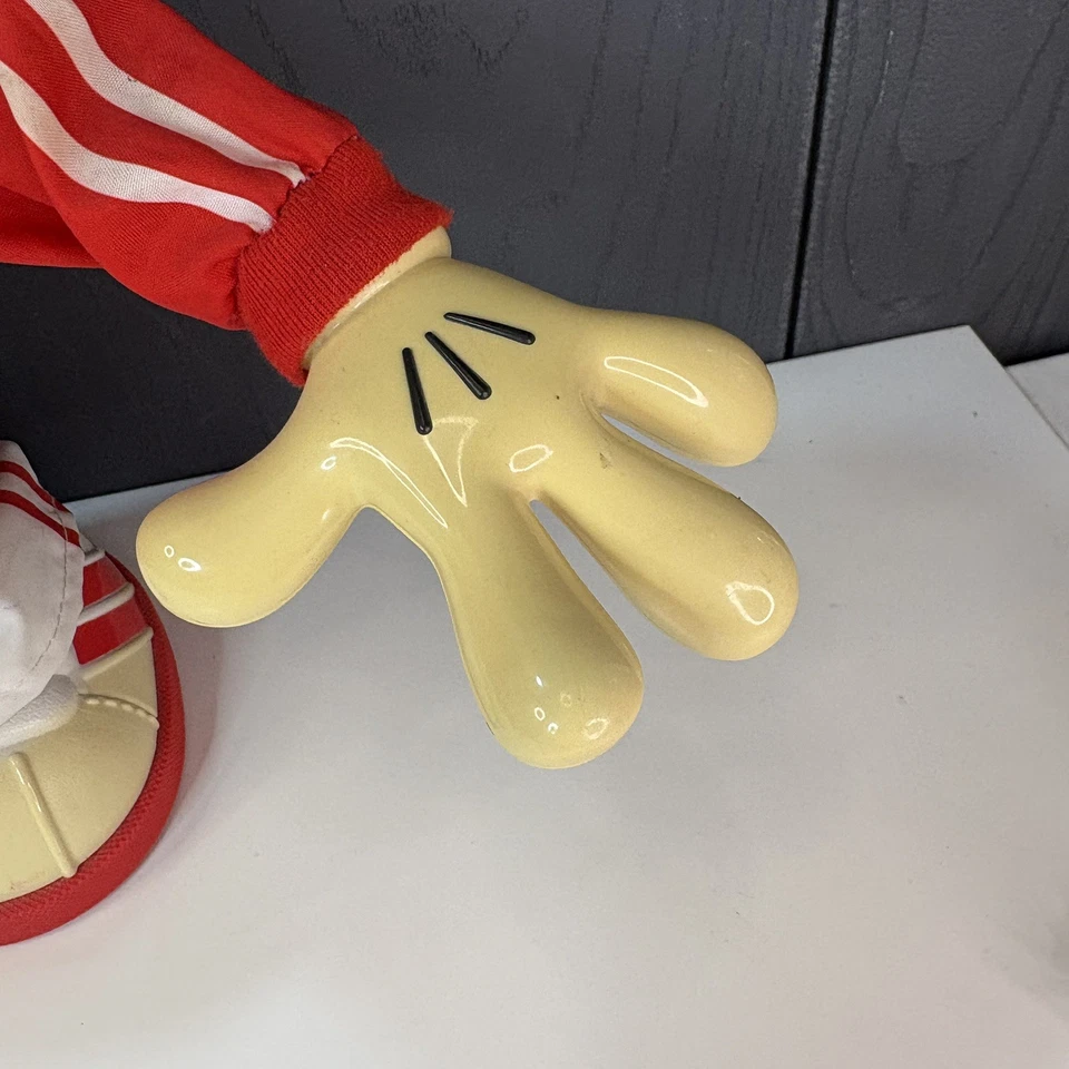 Disneys Fisher Price M3 Master Moves Mickey Mouse Hip Hop Break Dance (French)  - Image 4 of 4