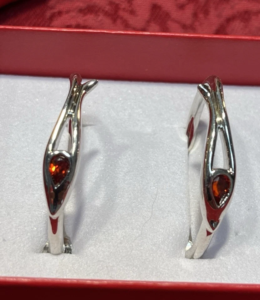 Pendientes de aro Qiann de diseñador vintage de plata esterlina .925 y circonita roja 1 1/4" L Foto 4 de 4