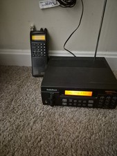 RADIO SHACK PRO-2050 UNIDEN BEARCAT BC60XLT-1 USED CONDITION READ DESCRIPTION