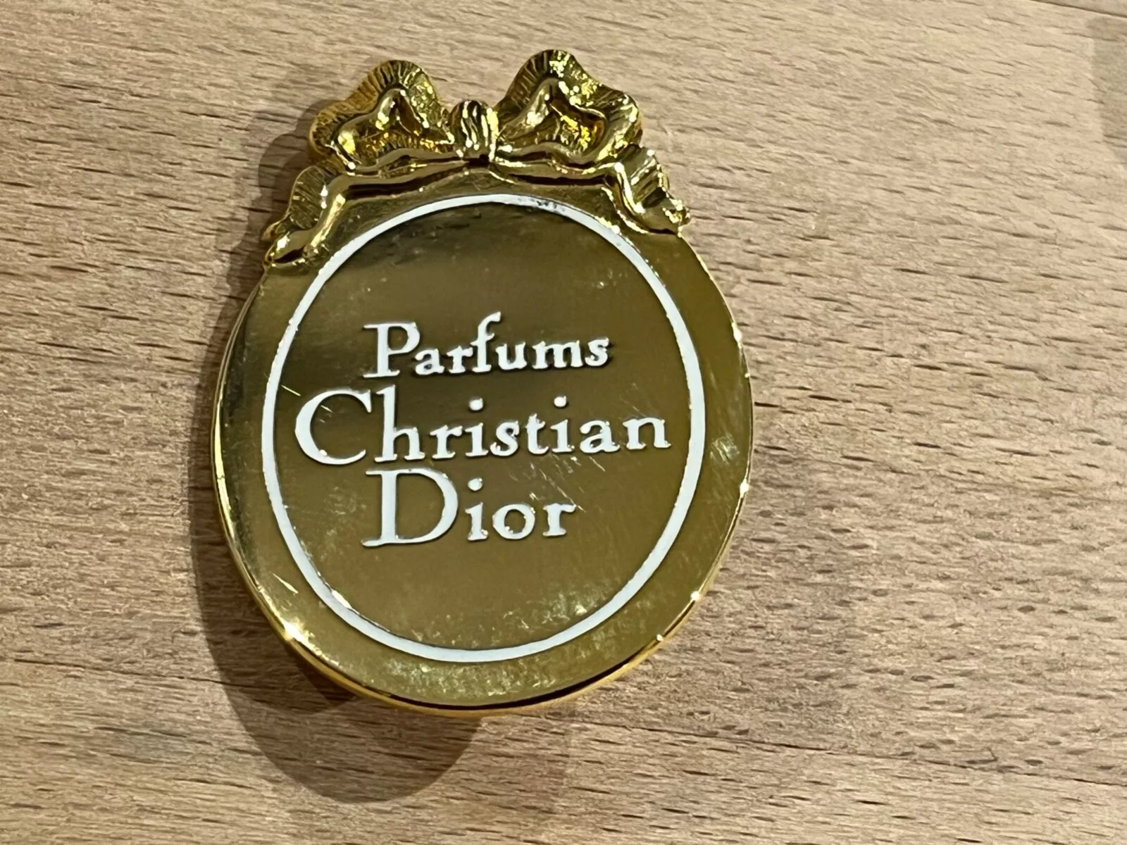 BROCHE NO PINS PIN PARFUM PERFUME MODE LUXE CHRISTIAN DIOR SIGNE DRAGO