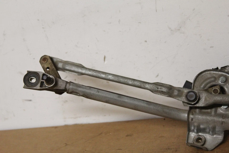 Marco limpiaparabrisas con motor T41190 2001-2005 Volkswagen Passat OEM Foto 2 de 4