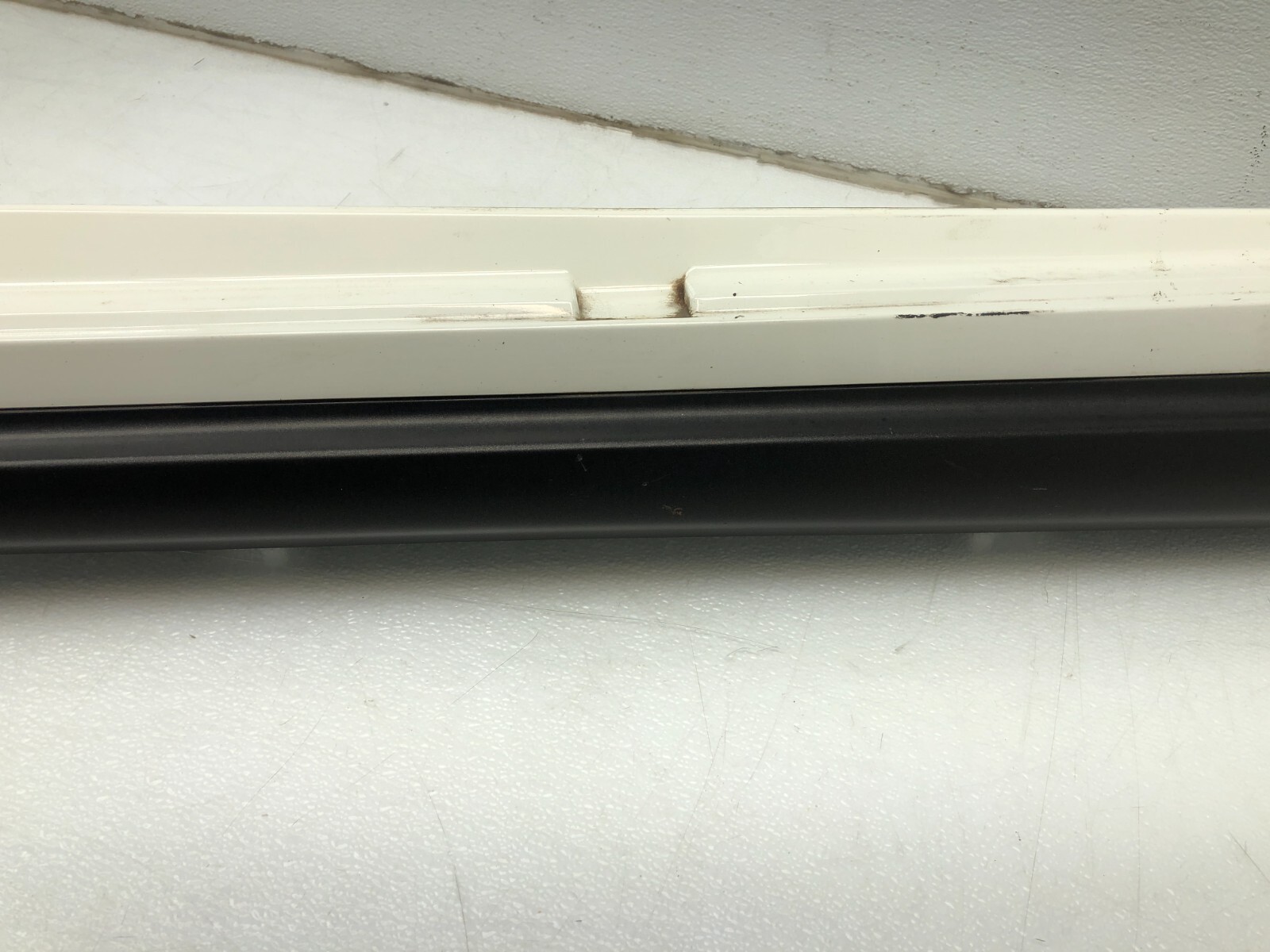 2014-2017 MASERATI GHIBLI SQ4 LEFT DRIVER SIDE SKIRT ROCKER PANEL OEM.