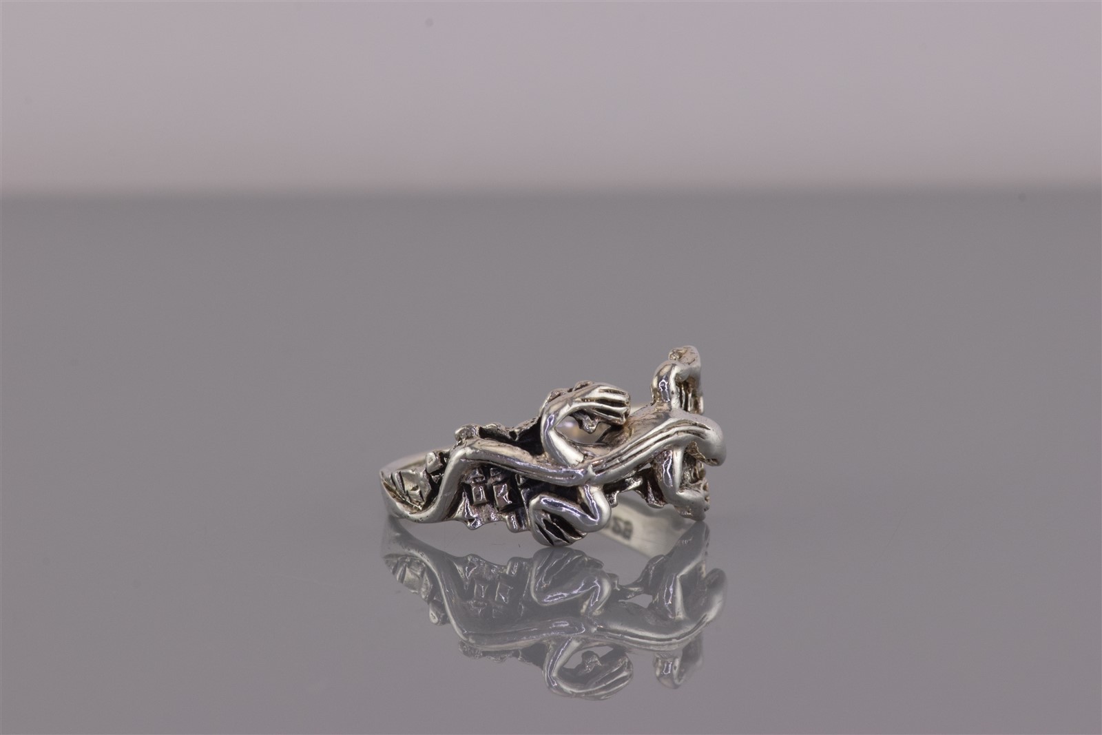 Sterling Silver Dimensional Crawling Lizard Band … - image 2