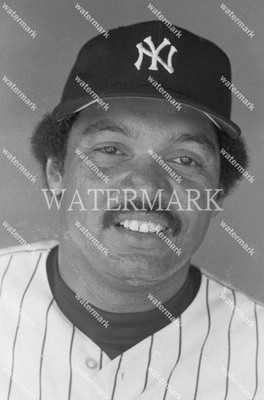 GO720 Reggie Jackson Mr October Yankees 8x10 11x14 16x20 24x36 Photo