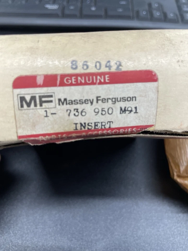 Inserto genuino Massey Ferguson 732712M91 nuevo de stock Foto 3 de 4