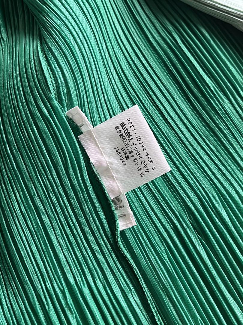 ISSEY MIYAKE ドット サイズ3 PP93-JO737 BASICS – ISSEY MIYAKE ONLINE STORE