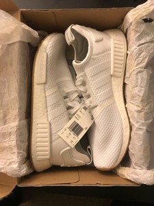 nmd r1 white mens