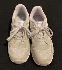 saucony jazz silver glitter sneaker size 2.5 EUC