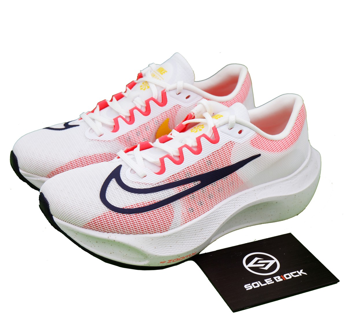 イームズ Nike Zoom Fly 5 White Bright Crimson DM8968-100 | eBay
