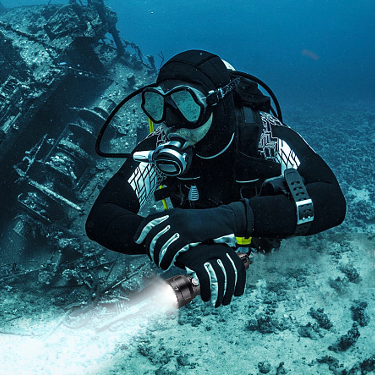 Scuba LED Diving Flashlight Underwater 394ft Waterproof Dive Torch Flash Light