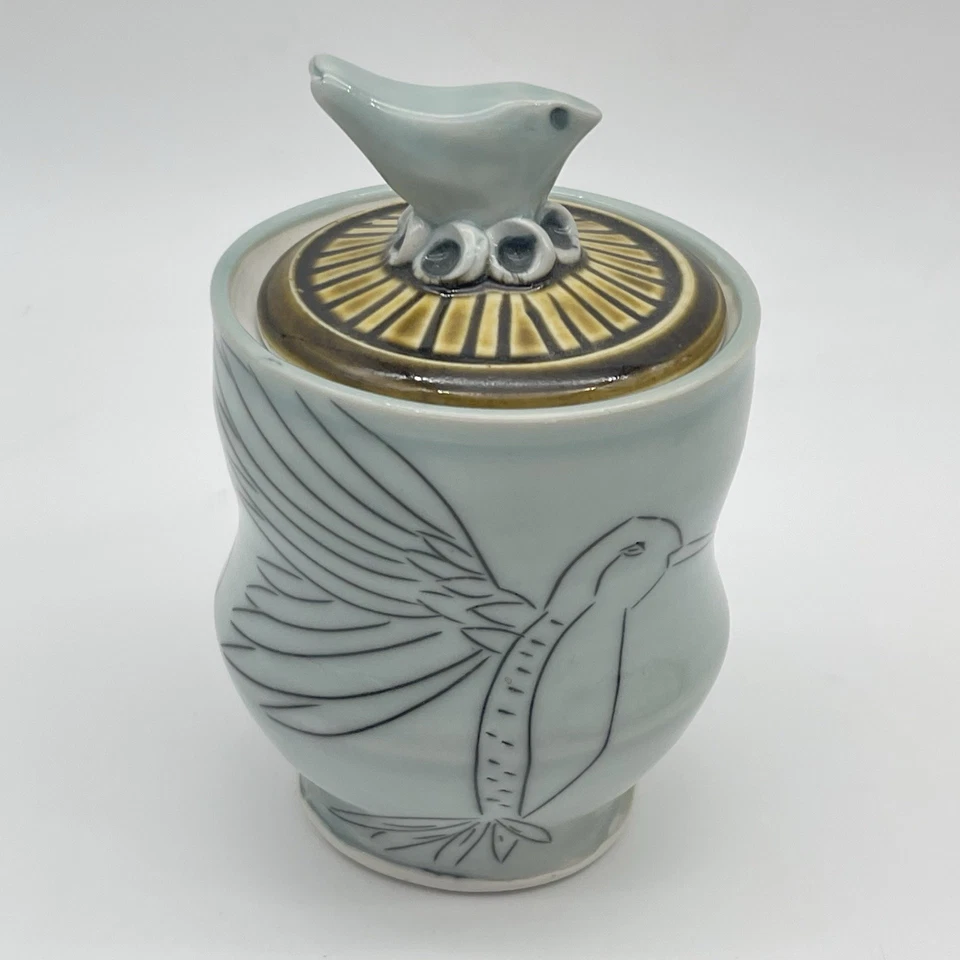 Julie Wiggins Cerámica Azúcar Baratija Plato Colibrí Pájaro Azul Acabado Estudio Arte Foto 3 de 4