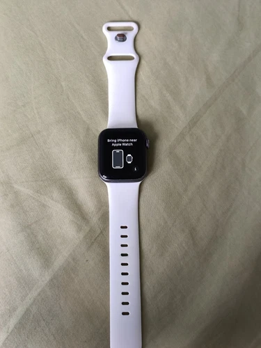 Apple Watch Series 5 Nike Edition 40 mm Gris espacial GPS Modelo A2092