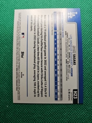 2025 Topps Holiday #H23 Roki Sasaki RC Blue Metallic Holiday