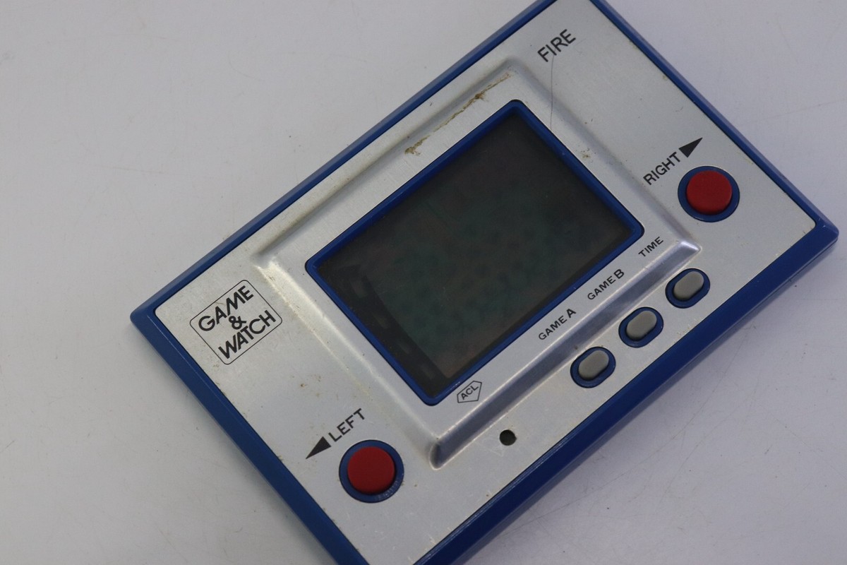 初期モデル　超美品　 GAME & WATCH FIRE (RC-04) Nintendo Game & Watch Silver Fire RC-04 Made in Japan 1980