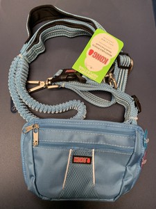 kong hands free leash with pouch