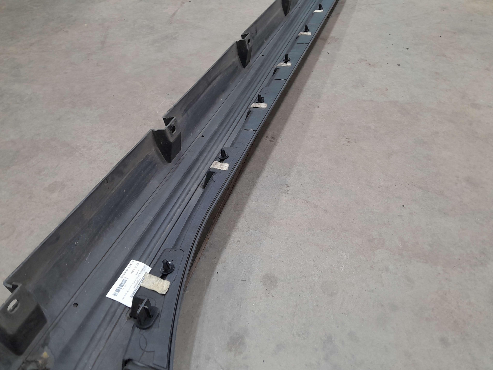14-24 Maserati Ghibli Rocker Molding Side Skirt Right Passenger Side OEM