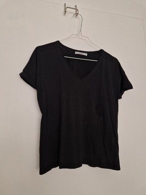    Basic, schwarzes T-Shirt, Pull & Bear, V-Ausschnitt, Größe S  