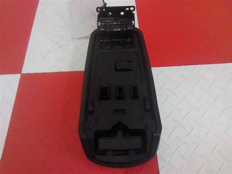 Tapa reposabrazos consola central Ford Focus 08-11 negro Foto 3 de 4