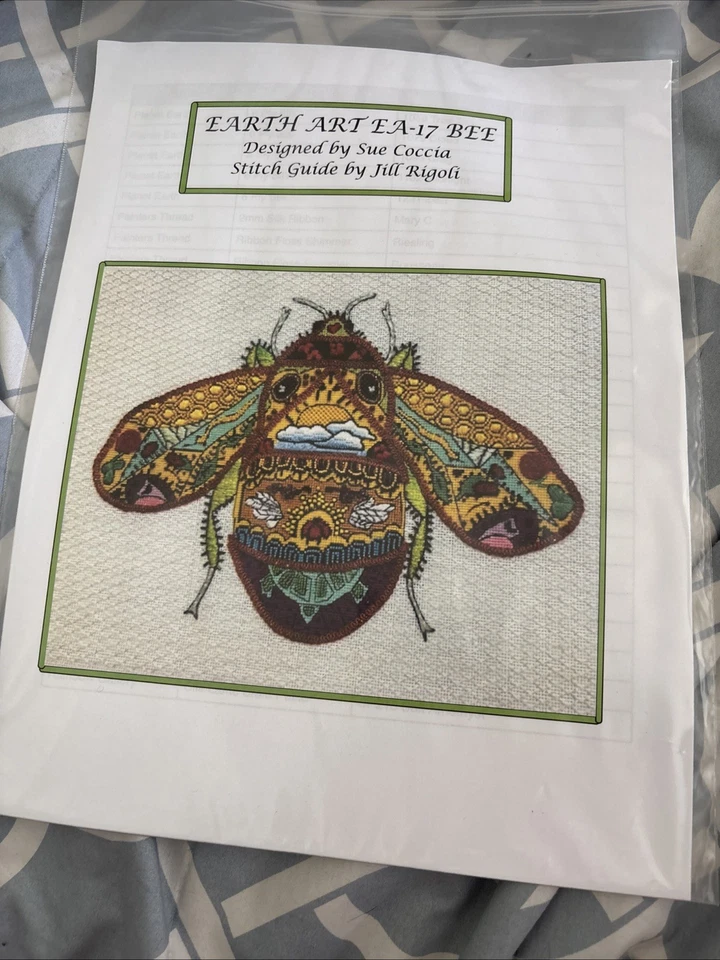 New Hand Painted Needlepoint Canvas Danji Earth Art Bee Bumblebee EA-17 Insect - Image 4 of 4