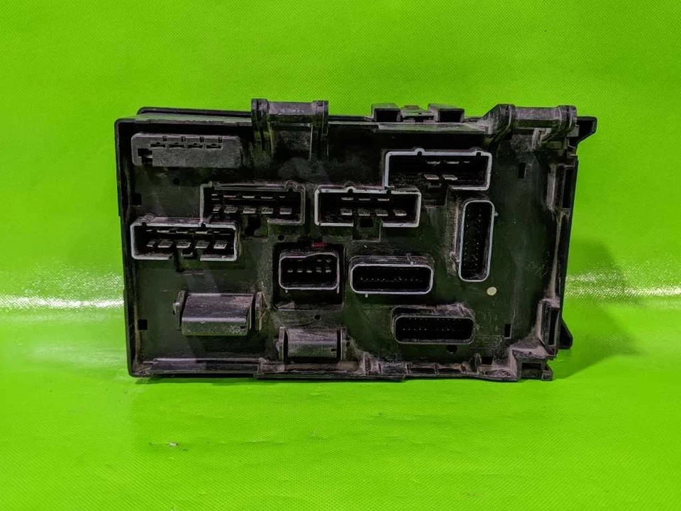 06 07 CAJA RELÉ FUSIBLES CARAVANA OEM 4214-9 Foto 3 de 4