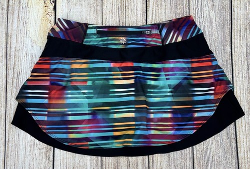 ATHLETA Laser Beam Bustle Skort Size Small Stripe Geo Print Stretch Athleisure - Picture 2 of 8