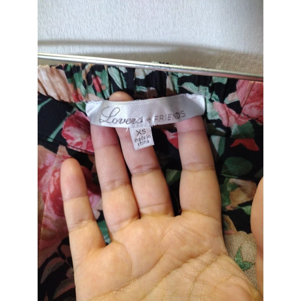 Pantalones Cortos Lovers + Friends Para Mujer XS Estampado Floral Bolsillos Laterales con Cremallera Foto 3 de 4