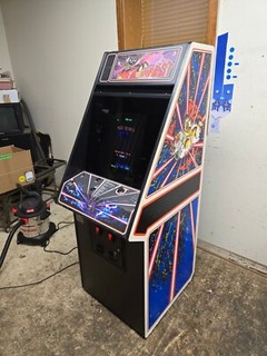 Super nice 1981 Atari TEMPEST color Vector XY Video Arcade Game - FREE SHIPPING