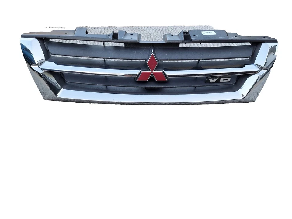 2001-2002 MITSUBISHI MONTERO PARRILLA SUPERIOR OEM 01 02 RADIADOR MR387981 Foto 2 de 4