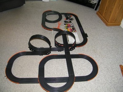 AFX Tomy HO Slot Car Set (ThunderLoop Chaser) -  4 Cars  - Free Shipping