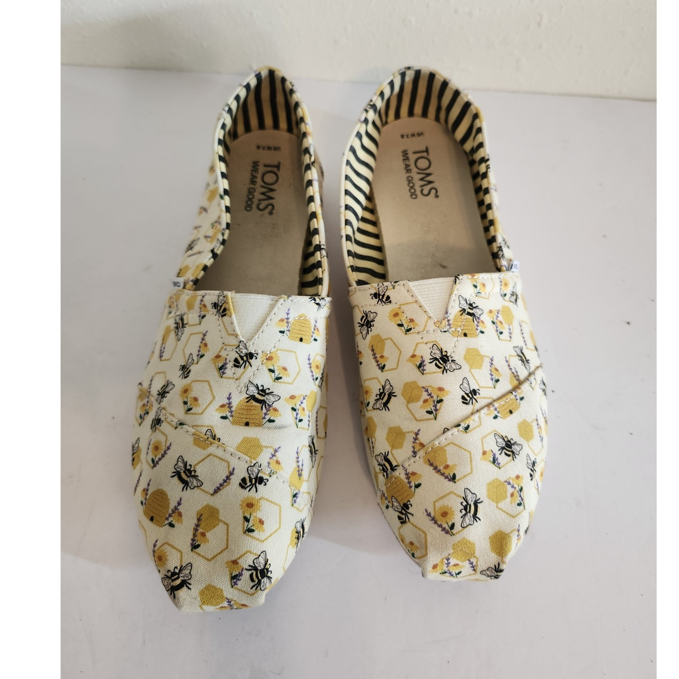 TOMS Bee Honeycomb Floral Yellow Black White Slip On Flats Comfort Women's US 7…