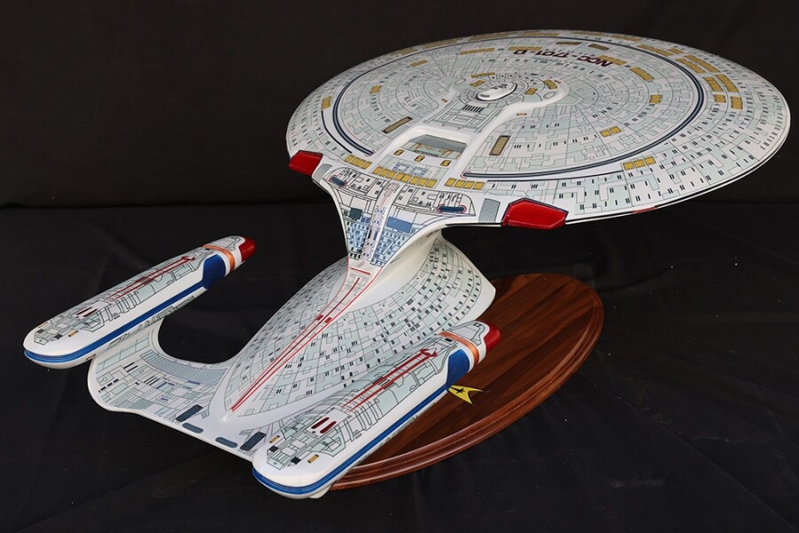 U.S.S. ENTERPRISE STAR TREK 16インチモデル船 AMT Star Trek: The Next Generation U.S.S. Enterprise NCC
