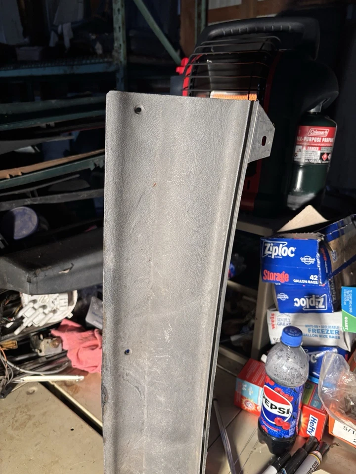 AMC Javelin AMX 1971-74 ventana trasera interior panel inferior moldura Foto 2 de 4