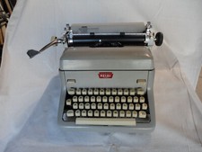 Vintage Royal Typewriter  S/N FPE 7285480 with Magic Margin -Gray- 1961 Working thumbnail