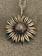 Sterling Silver Daisy Pendant Necklace on 18" chain