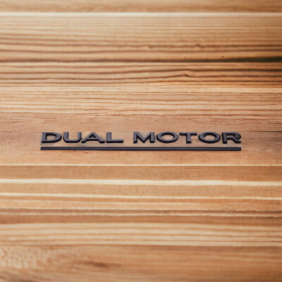 Dual Motor Schriftzug 3D Schwarz Matt Tesla Model 3 Model Y Hinten Kofferraum