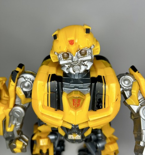 Transformers Bumblebee Toy and MP3 Player Beatmix - Picture 5 of 16