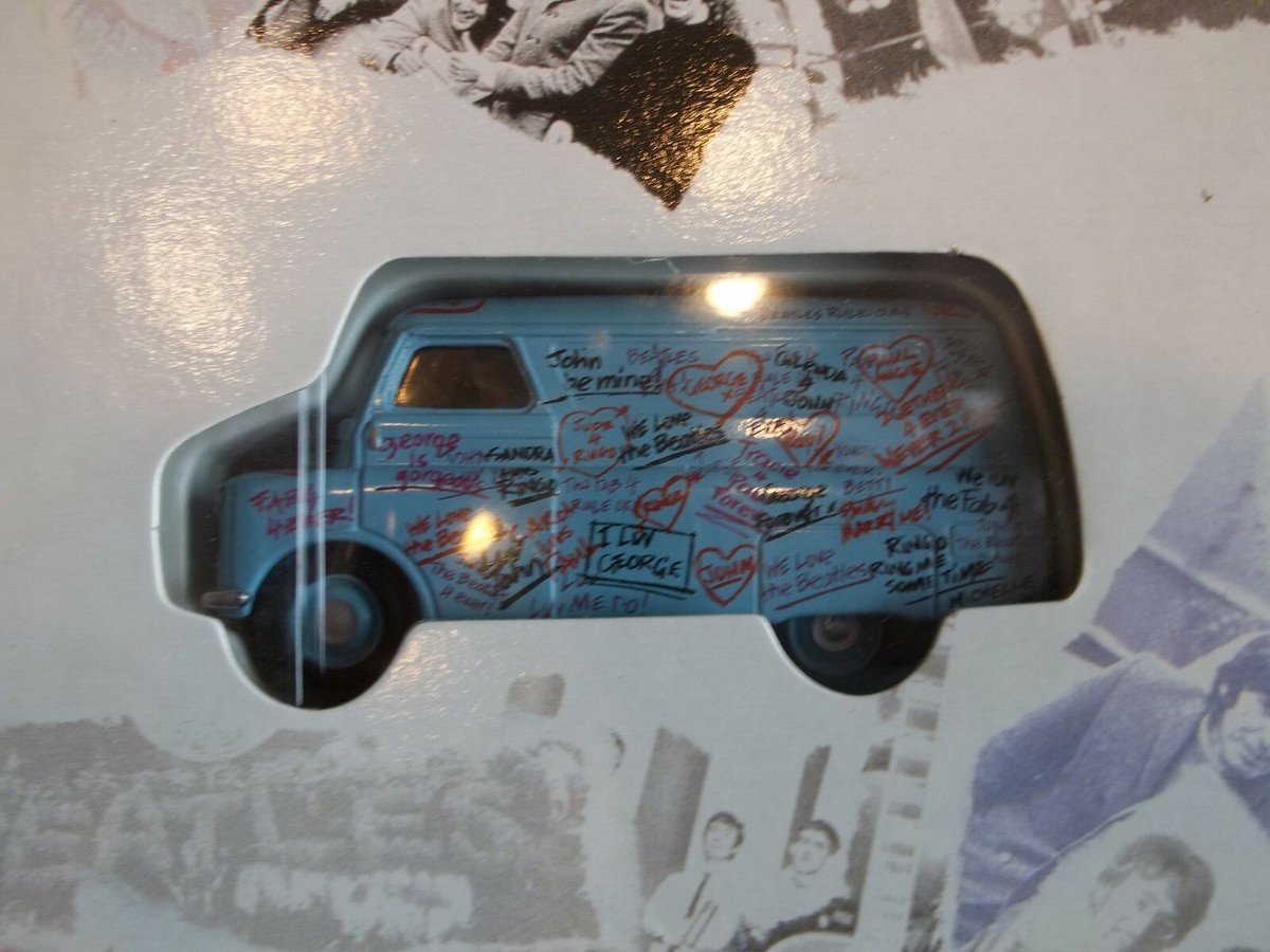 Corgi The Beatles Van フィギュア付き ビートルズ ミニカー Corgi The Beatles Van フィギュア付き ビートルズ ミニカー