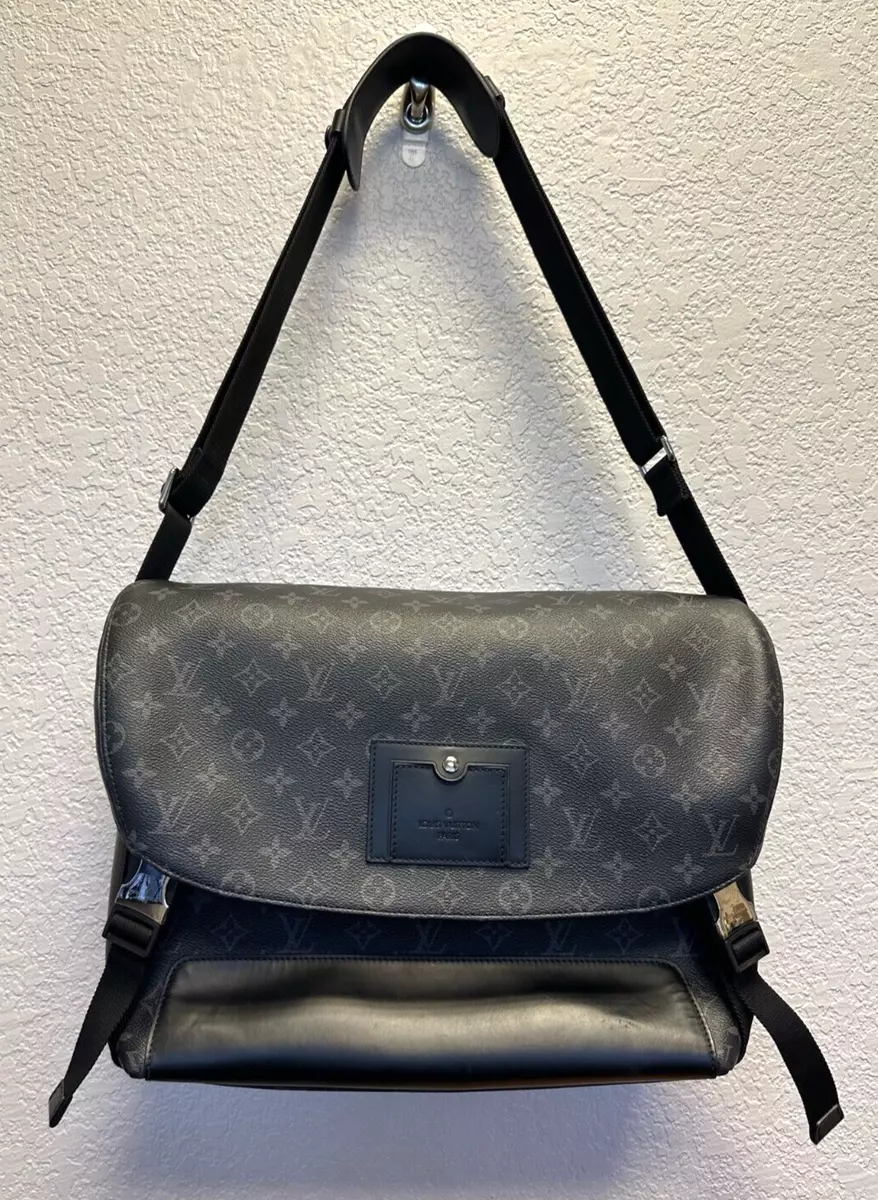 Louis Vuitton LV Messenger PM Voyager Monogram Eclipse, Men's