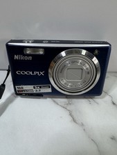 Nikon Coolpix S560 10.0 Mega Pixels 5x Optical Zoom Blue Compact Digital Camera
