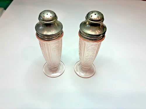 AMER SWEETHEART  PINK DEPRESSION SALT PEPPER MACBETH-EVANS 4 1/4"  1930’s RARE