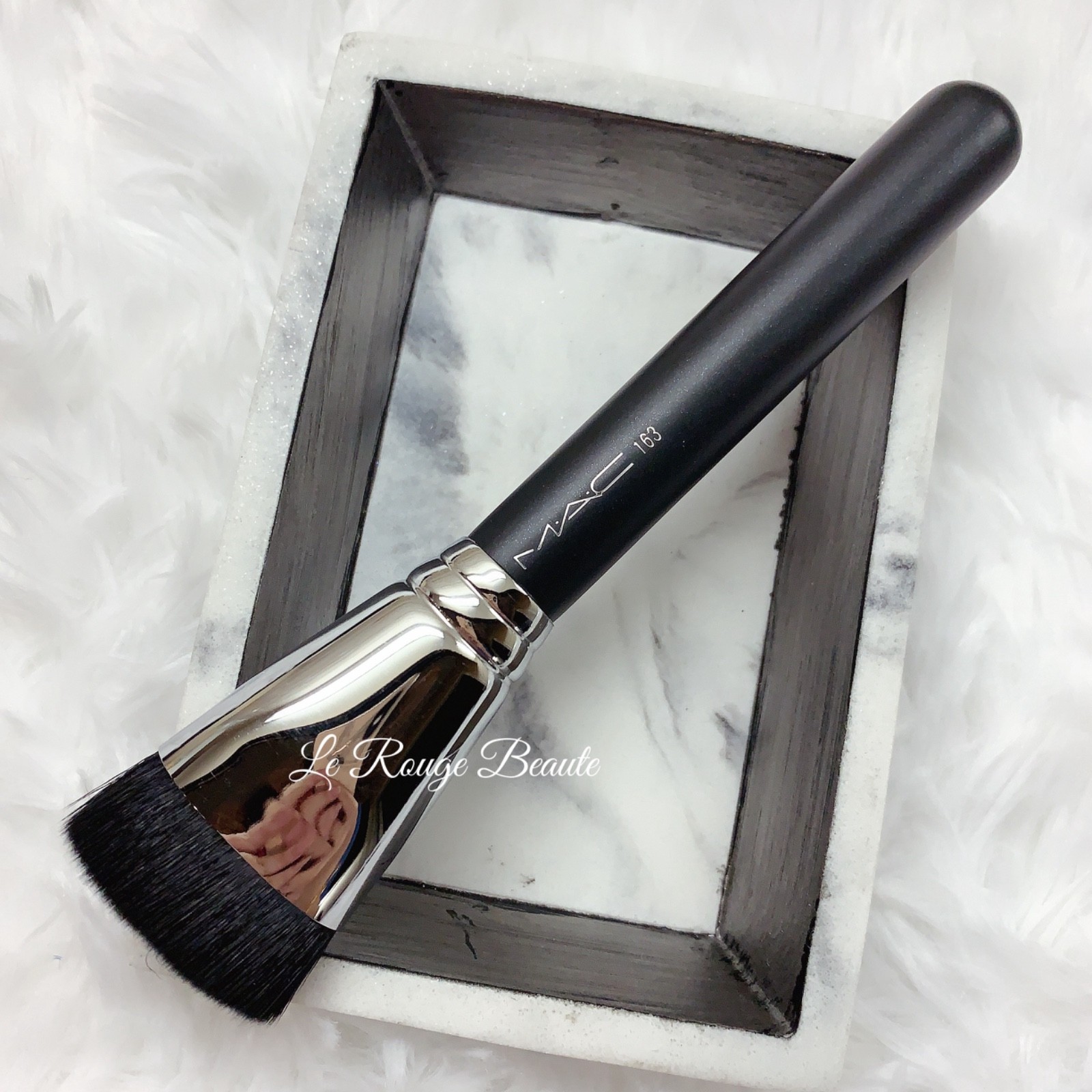 Mac 163 Flat Top Contour Brush ( Foundation Cream Contour Hi