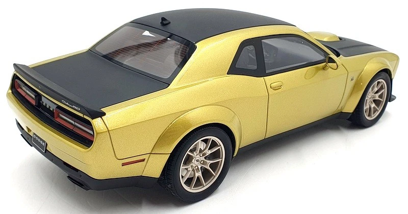 GT Spirit escala 1/18 resina GT411 - Dodge Challenger carrocería ancha 50 - dorado Foto 2 de 4