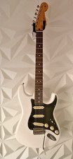Fender Player II Stratocaster w/Rosewood Fingerboard - Polar White