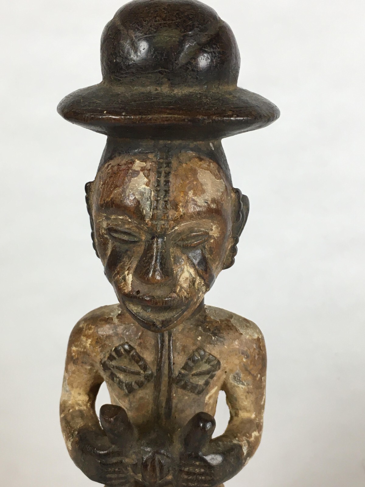 Statue Kongo de la RD Congo objet de décoration ethnique pour salon chic