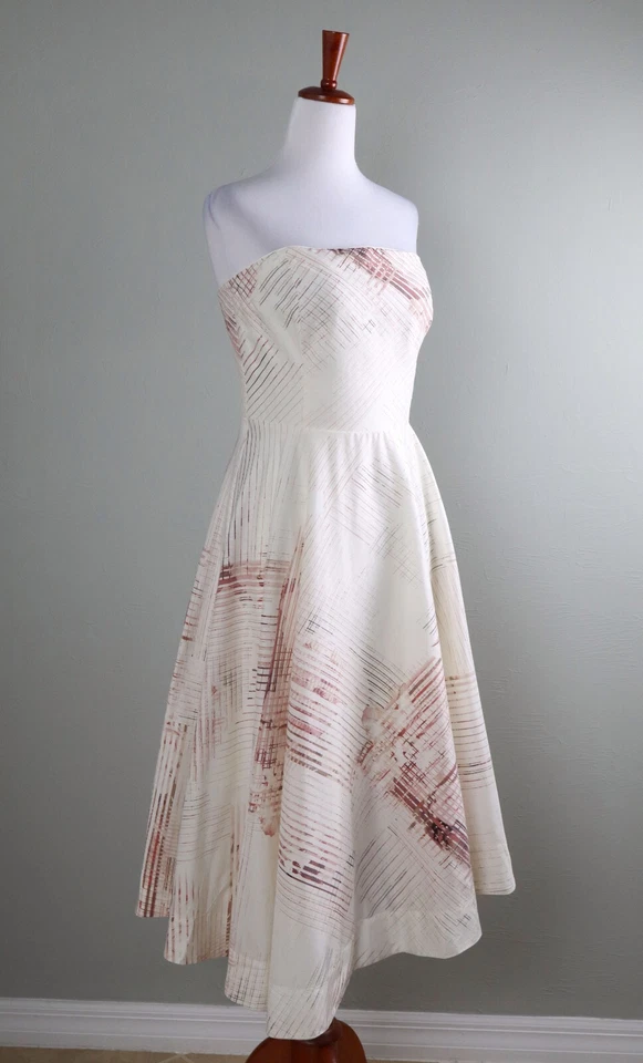 Vestido WHITE HOUSE BLACK MARKET NUEVO CON ETIQUETAS $180 sin tirantes ajuste repentino y acampanado talla 8 Foto 2 de 4